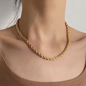 NWT! Helloice Chunky Rope Chain Necklace
